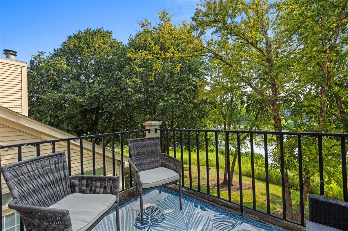 1636 Columbia Circle #2, Bartlett, IL 60103
