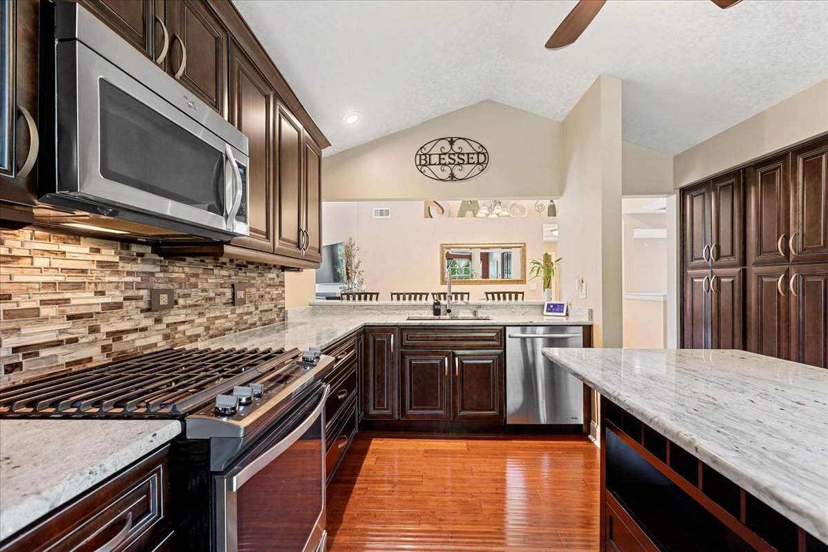 1636 Columbia Circle #2, Bartlett, IL 60103