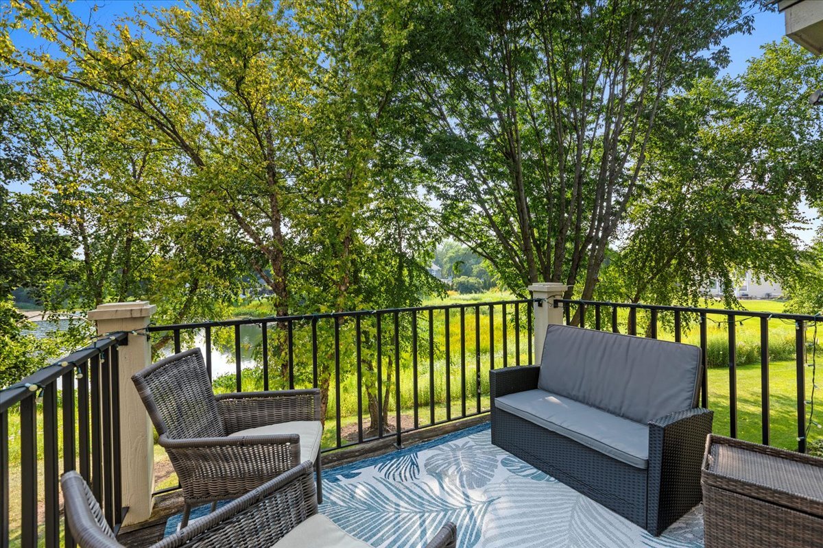 1636 Columbia Circle #2, Bartlett, IL 60103