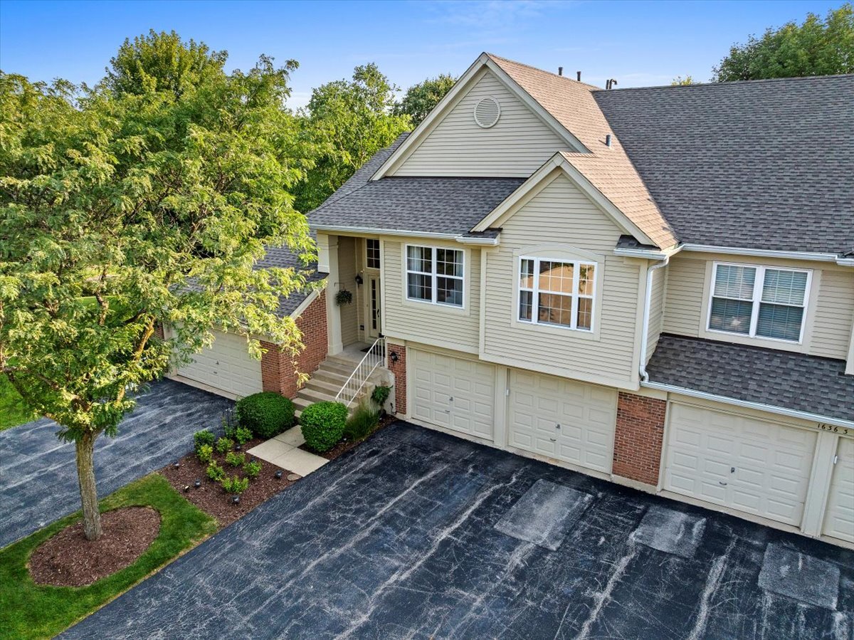 1636 Columbia Circle #2, Bartlett, IL 60103