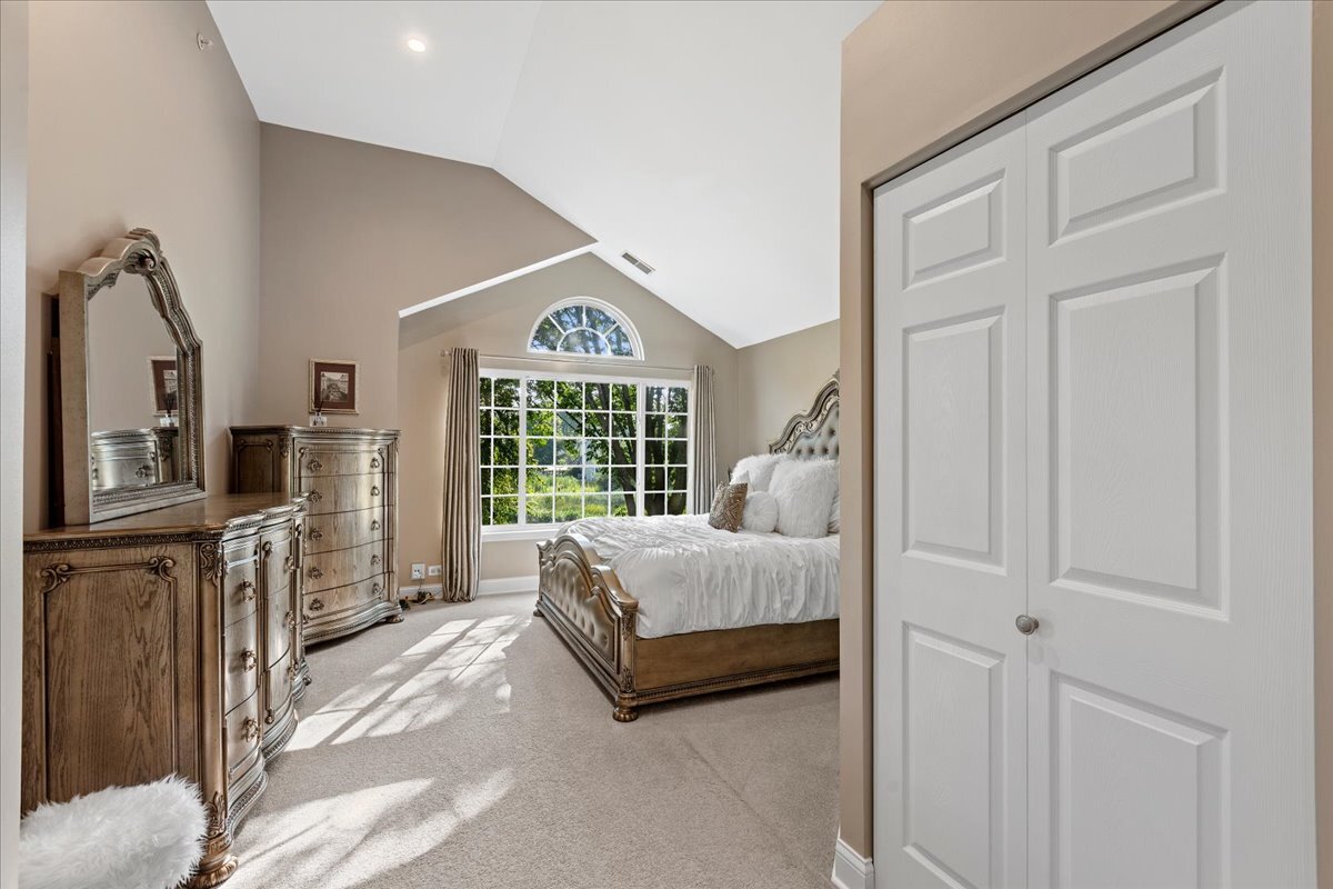 1636 Columbia Circle #2, Bartlett, IL 60103