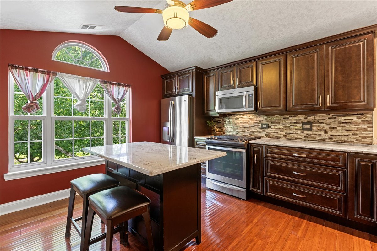 1636 Columbia Circle #2, Bartlett, IL 60103