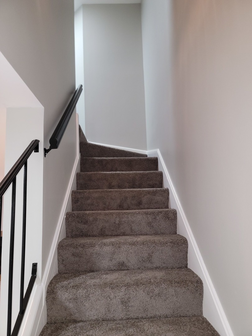 2 Kristin Circle #7, Schaumburg, IL 60195