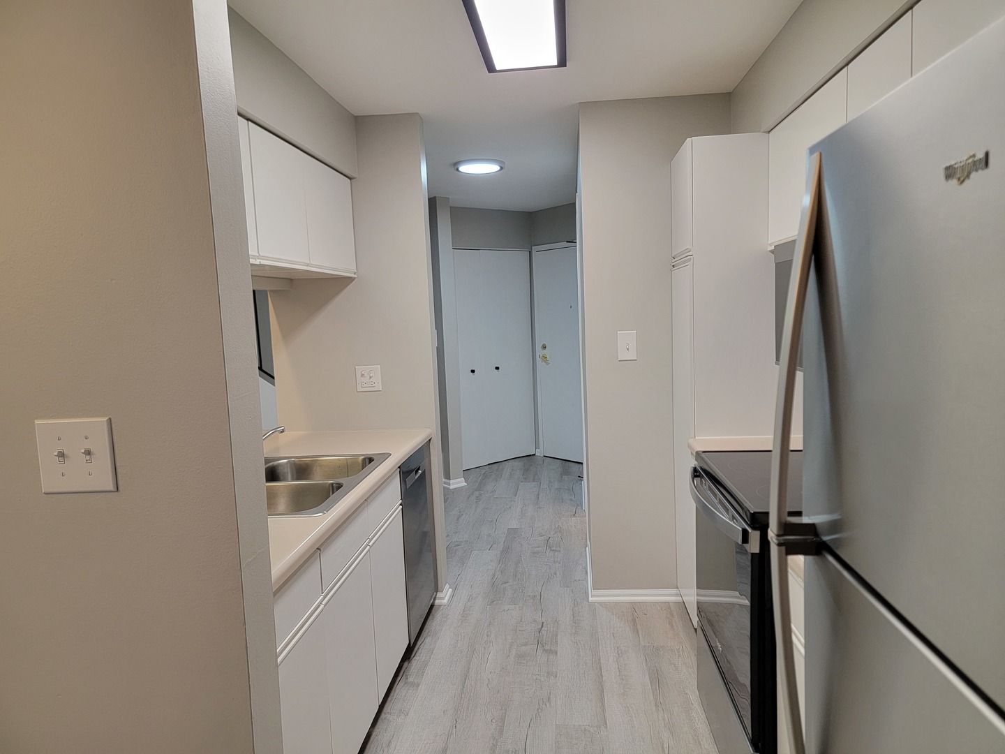 2 Kristin Circle #7, Schaumburg, IL 60195