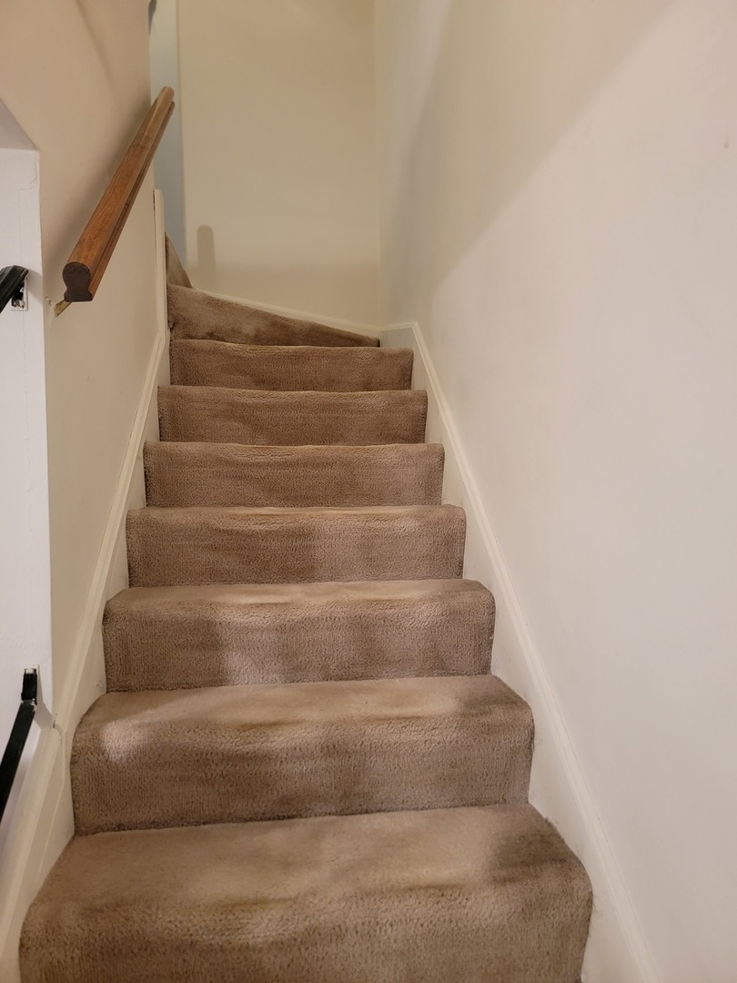 2 Kristin Circle #7, Schaumburg, IL 60195