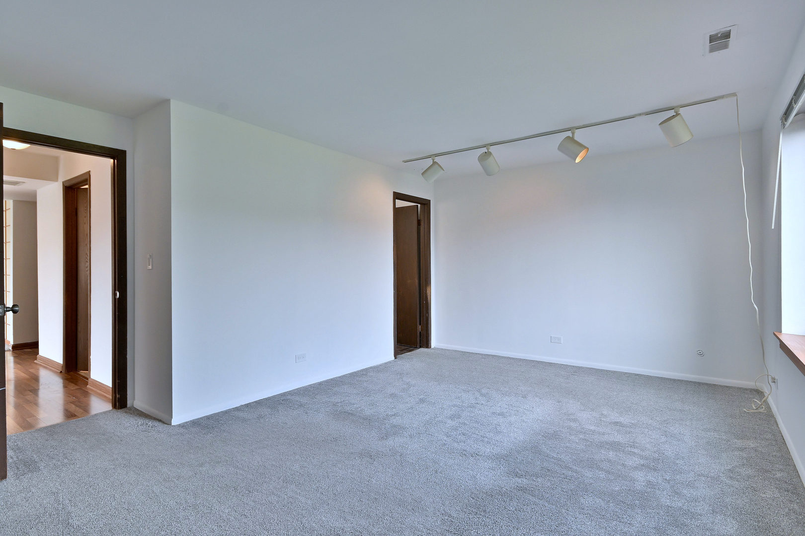 711 S River Road #508, Des Plaines, IL 60016