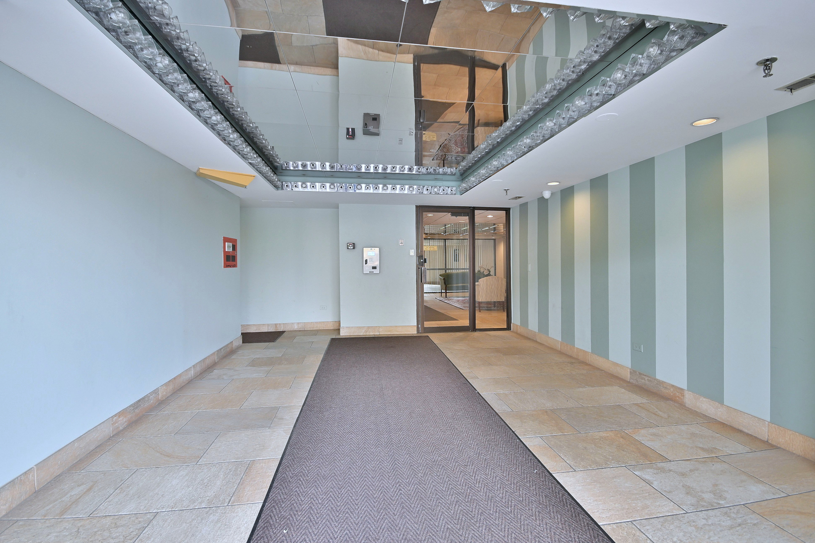 711 S River Road #508, Des Plaines, IL 60016