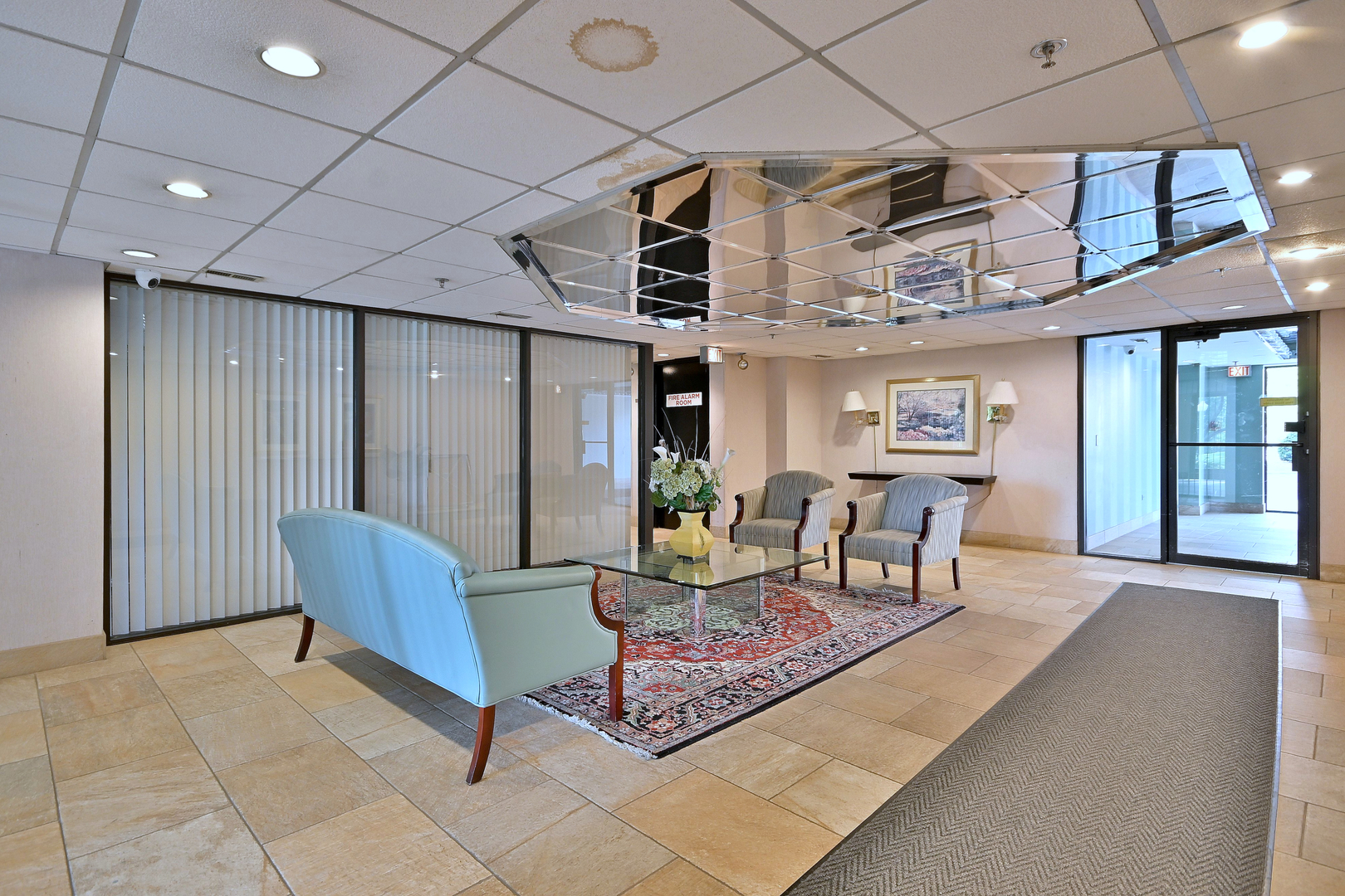 711 S River Road #508, Des Plaines, IL 60016
