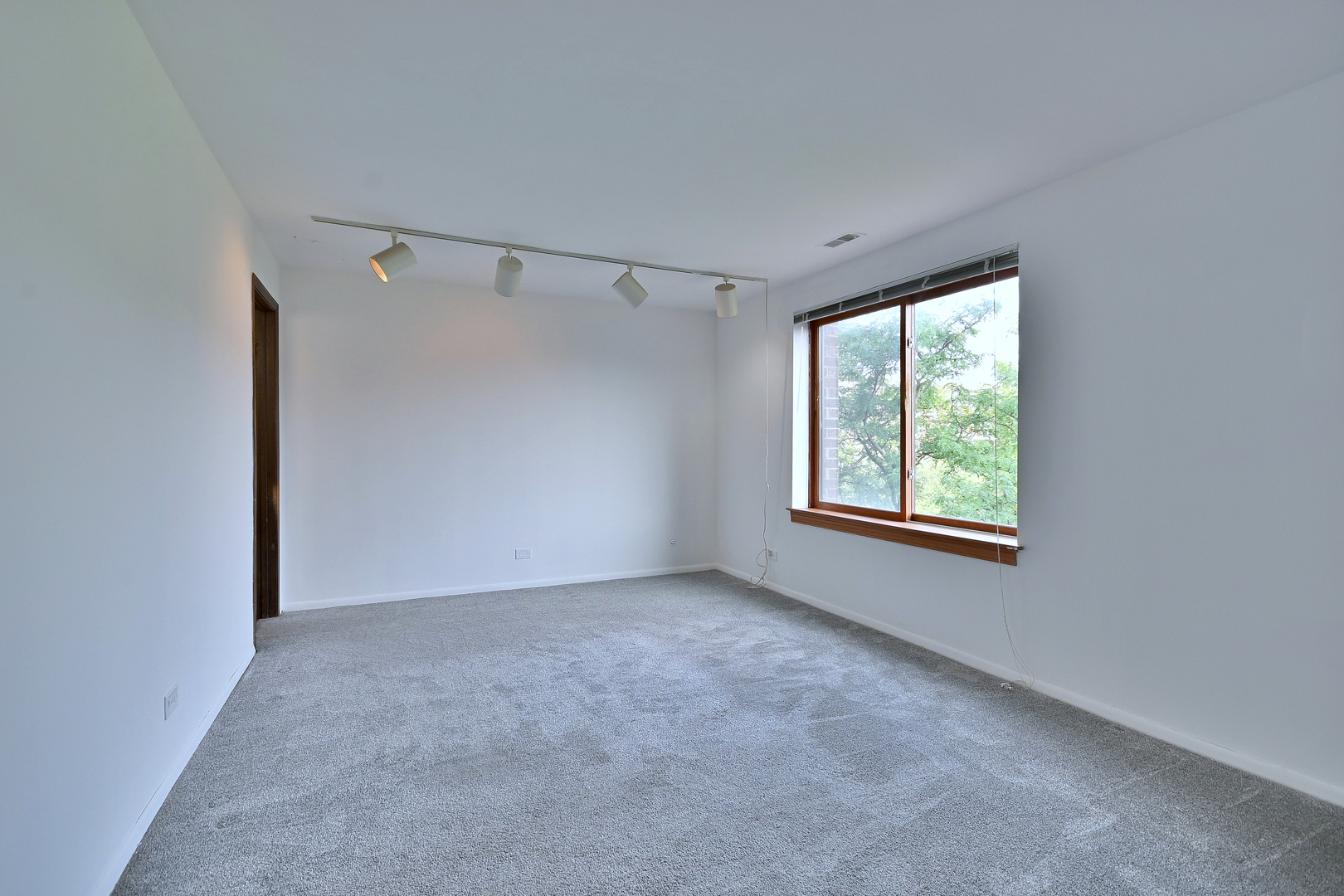 711 S River Road #508, Des Plaines, IL 60016