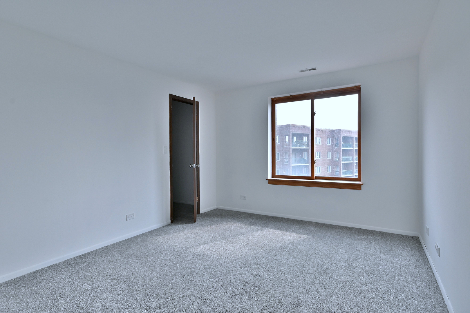 711 S River Road #508, Des Plaines, IL 60016