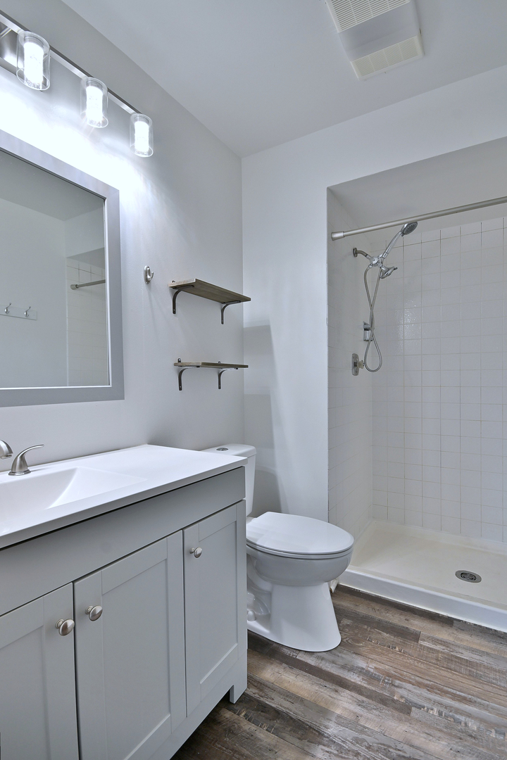 711 S River Road #508, Des Plaines, IL 60016