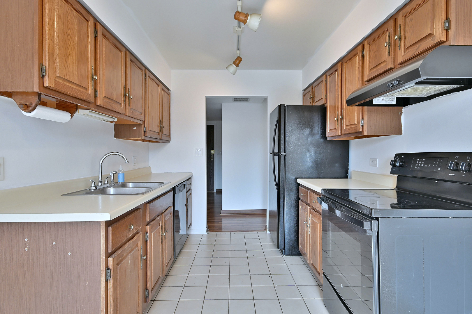 711 S River Road #508, Des Plaines, IL 60016
