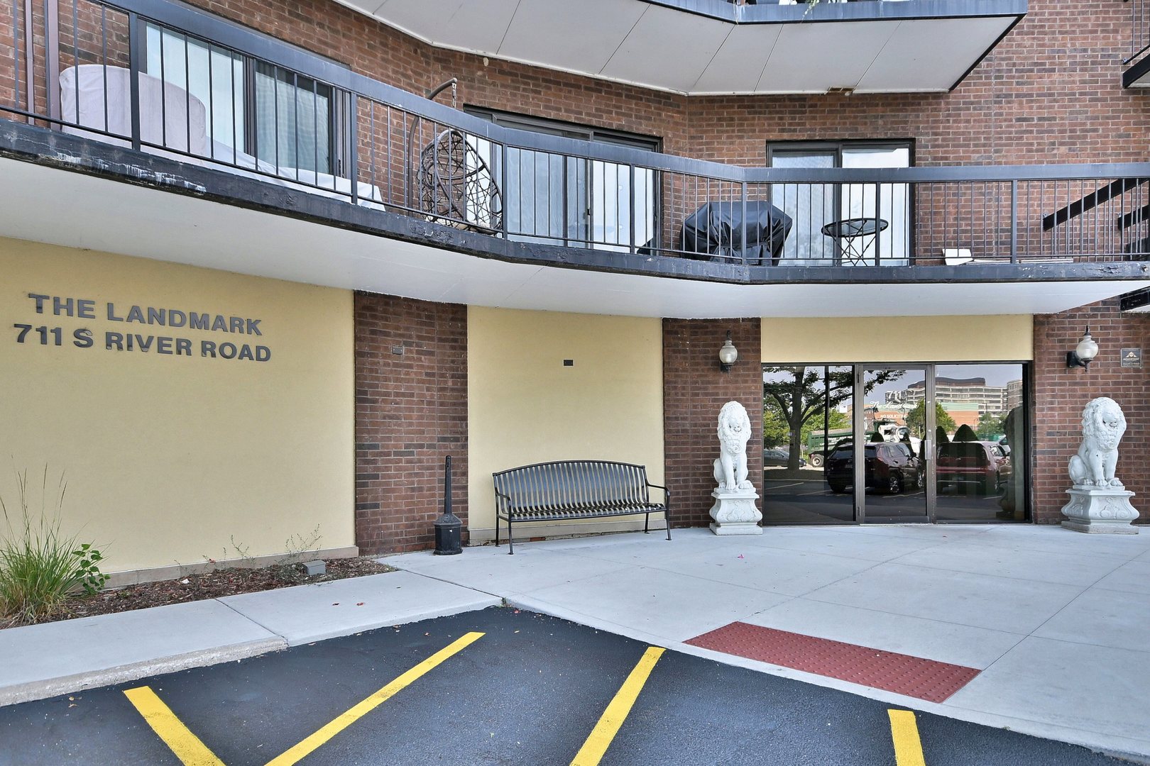 711 S River Road #508, Des Plaines, IL 60016