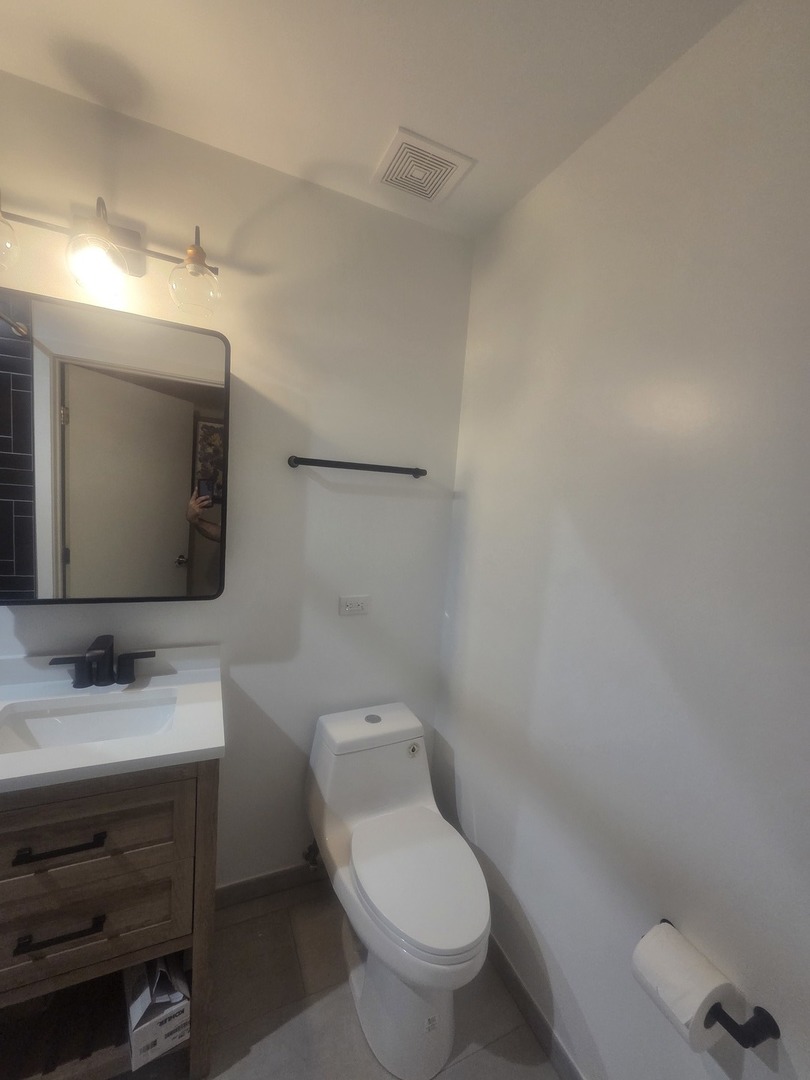 222 S Racine Avenue #408, Chicago, IL 60607