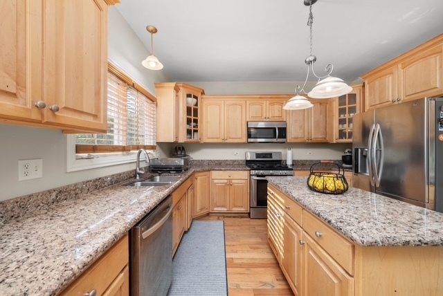 11918 S 69th Court, Palos Heights, IL 60463