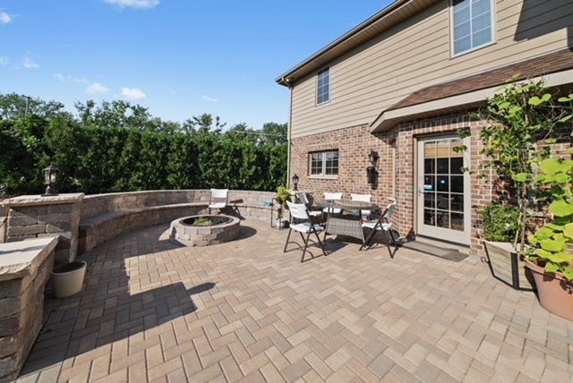 11918 S 69th Court, Palos Heights, IL 60463