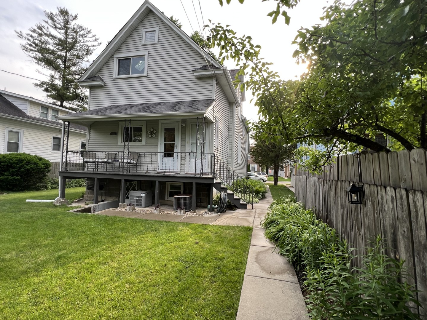 3621 Vernon Avenue, Brookfield, IL 60513