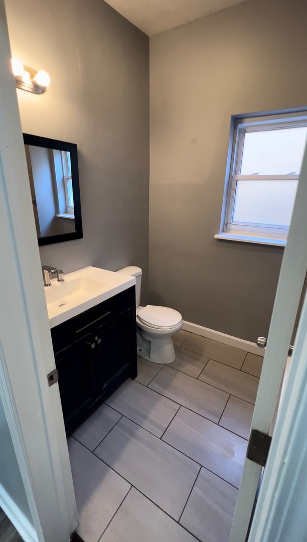 4733 W Gladys Avenue, Chicago, IL 60644