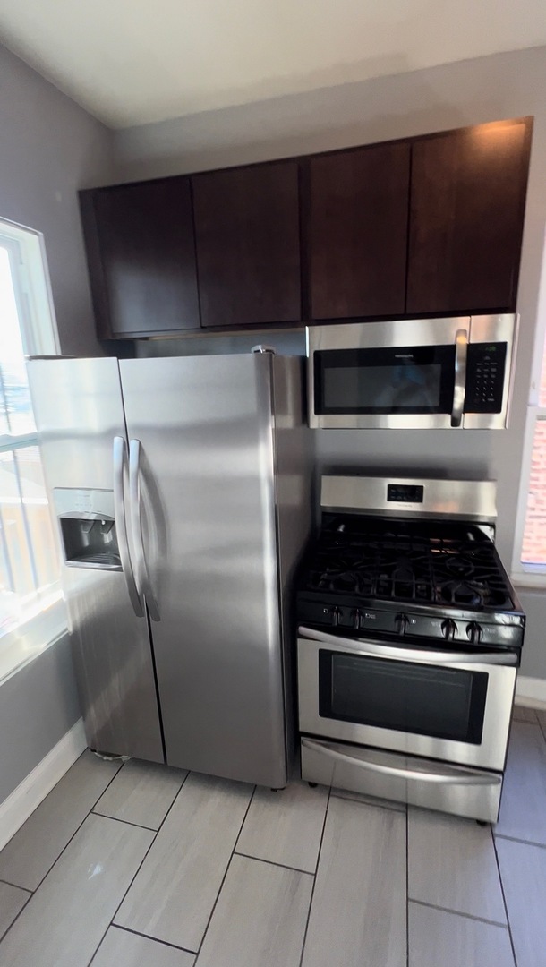 4733 W Gladys Avenue, Chicago, IL 60644