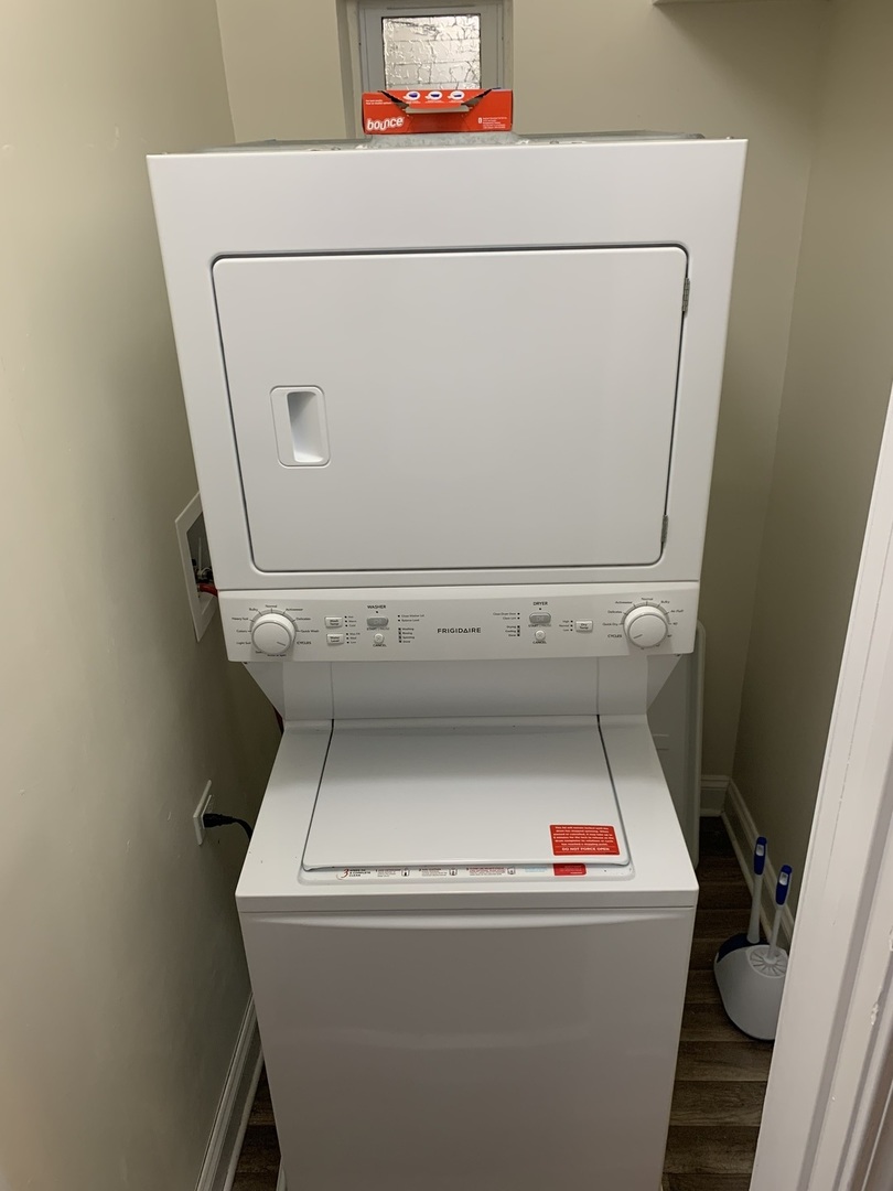 4733 W Gladys Avenue, Chicago, IL 60644