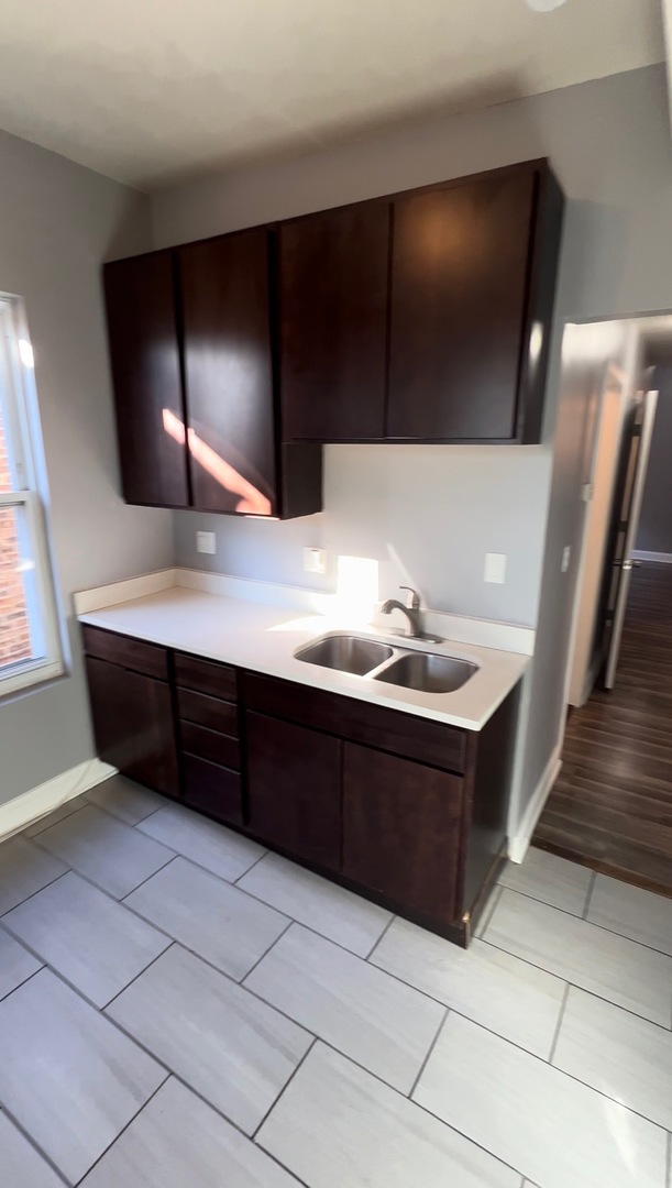 4733 W Gladys Avenue, Chicago, IL 60644