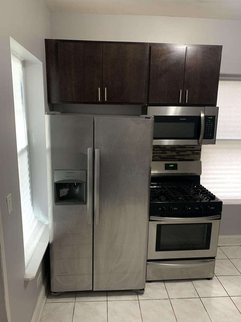 4733 W Gladys Avenue, Chicago, IL 60644