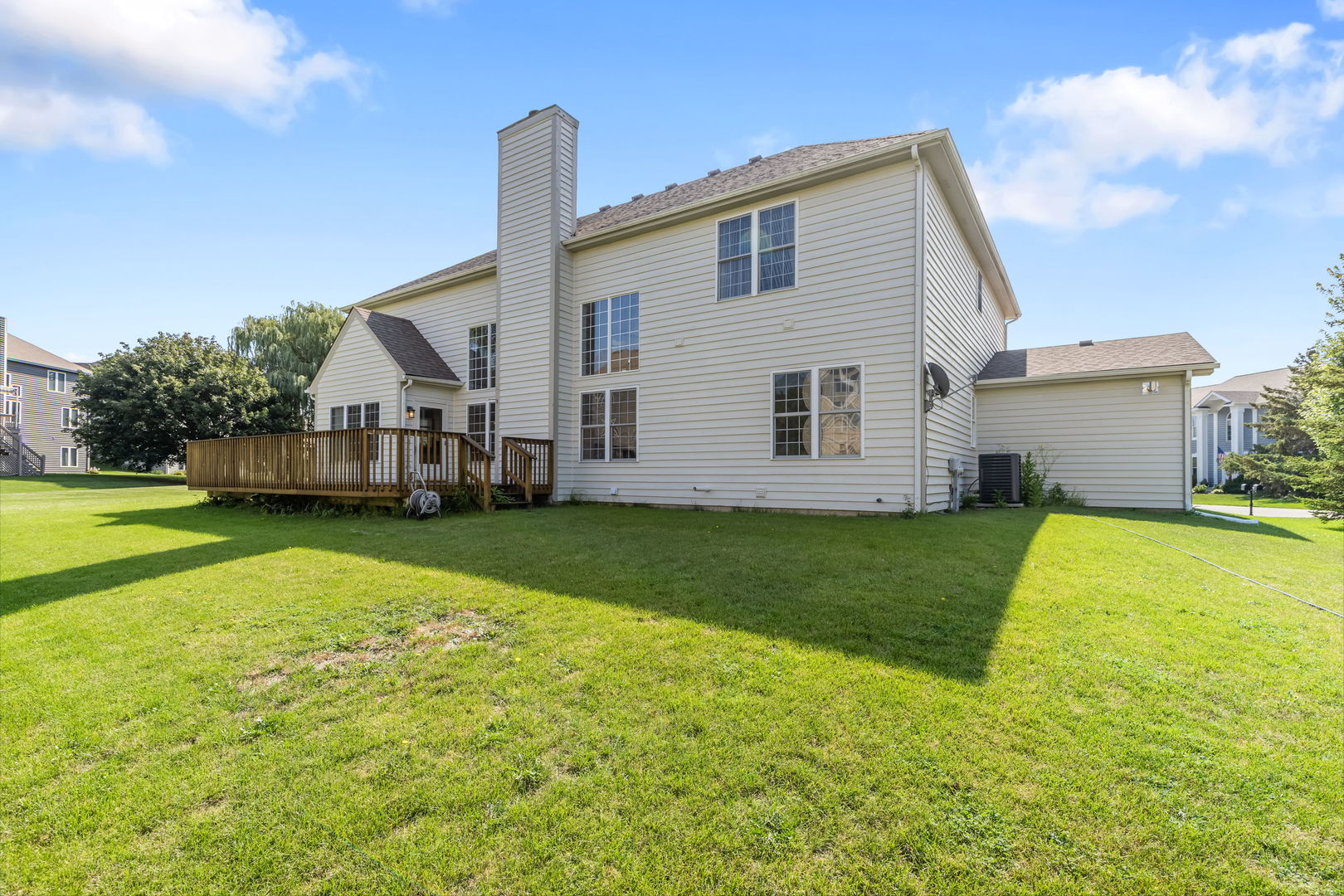 3 Barton Creek Court, Lake In The Hills, IL 60156