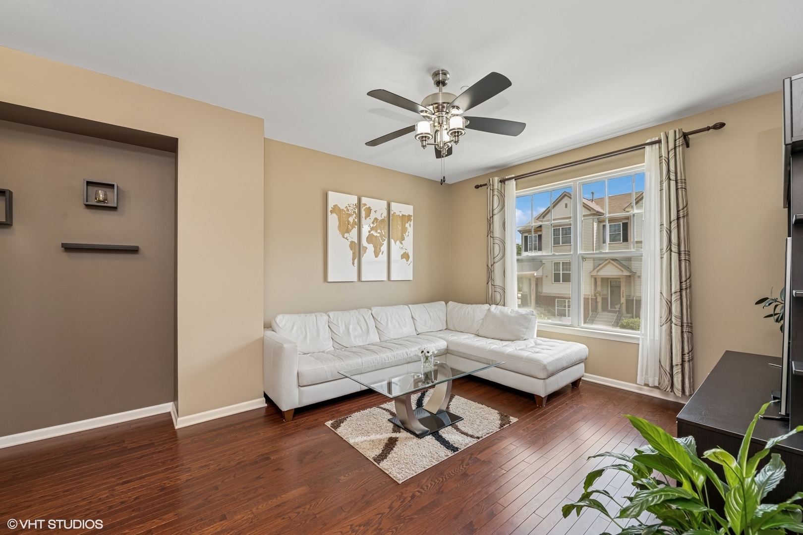 1245 Evergreen Avenue, Des Plaines, IL 60016
