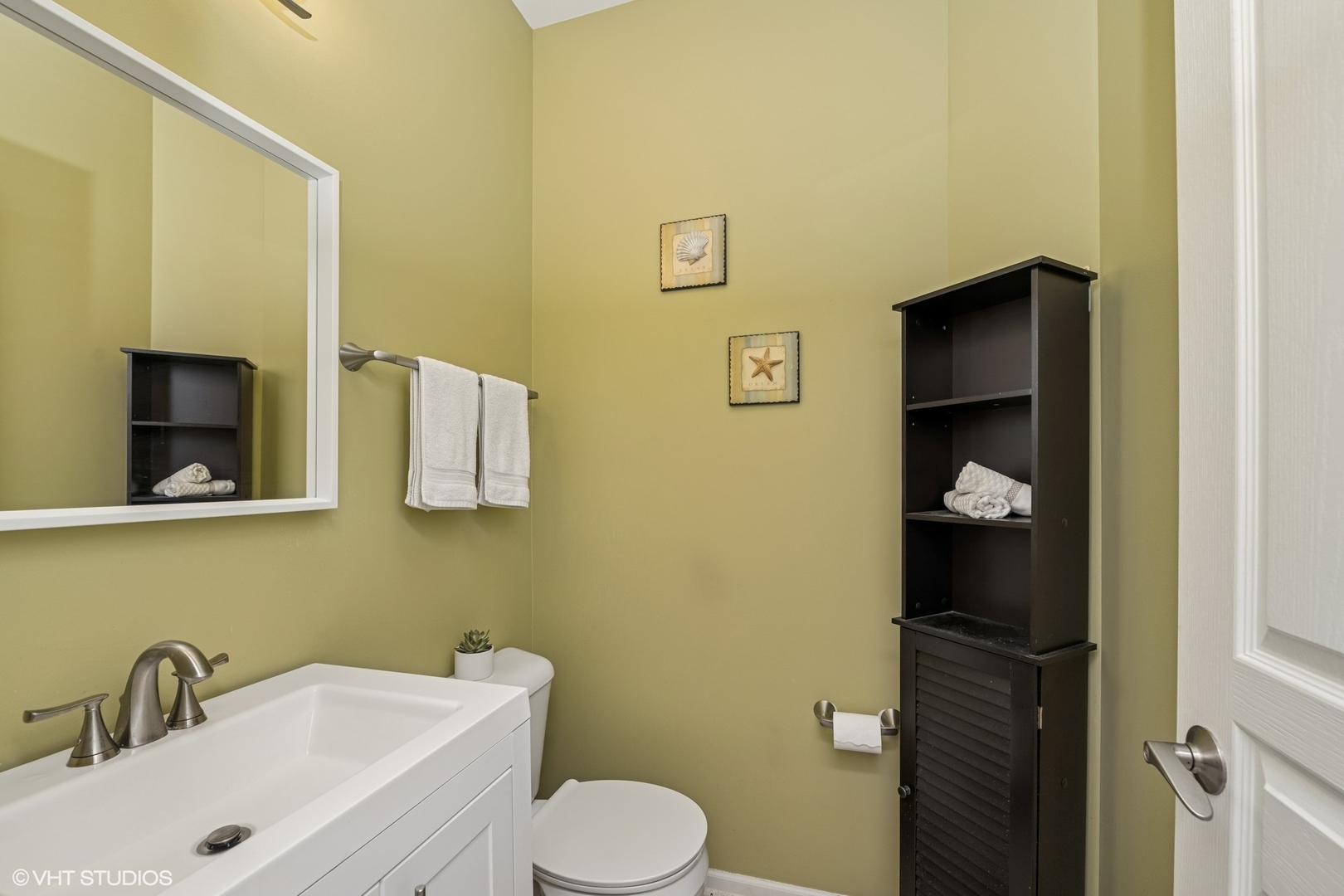 1245 Evergreen Avenue, Des Plaines, IL 60016