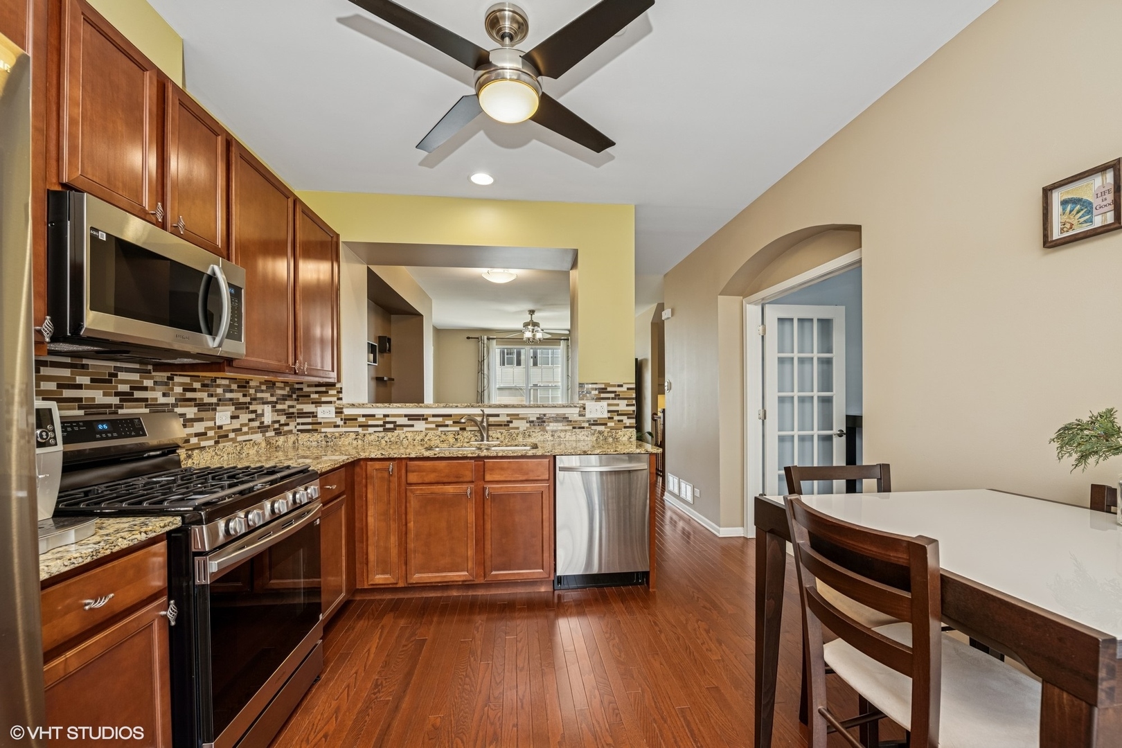 1245 Evergreen Avenue, Des Plaines, IL 60016