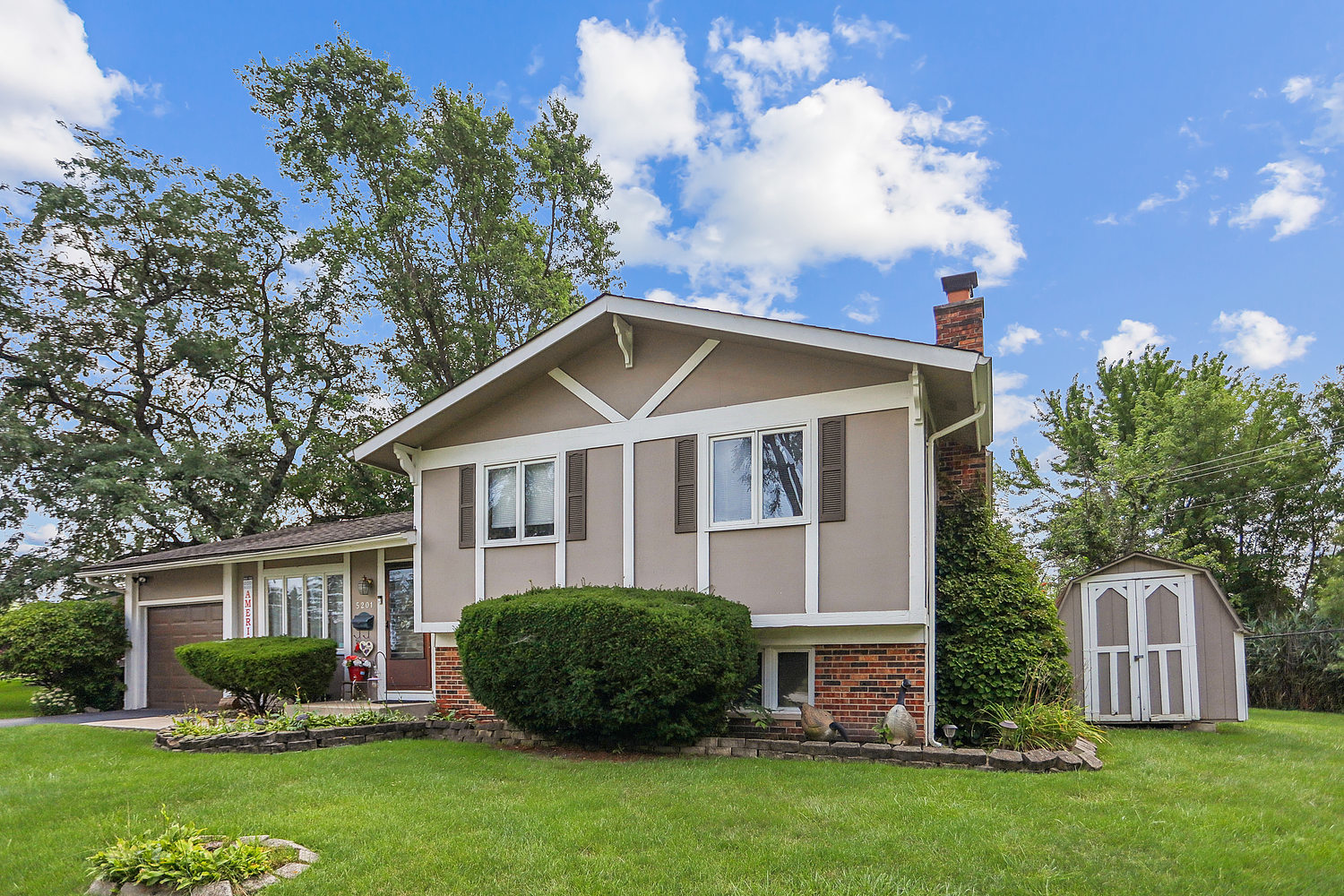 5201 Hawthorne Road, Oak Forest, IL 60452