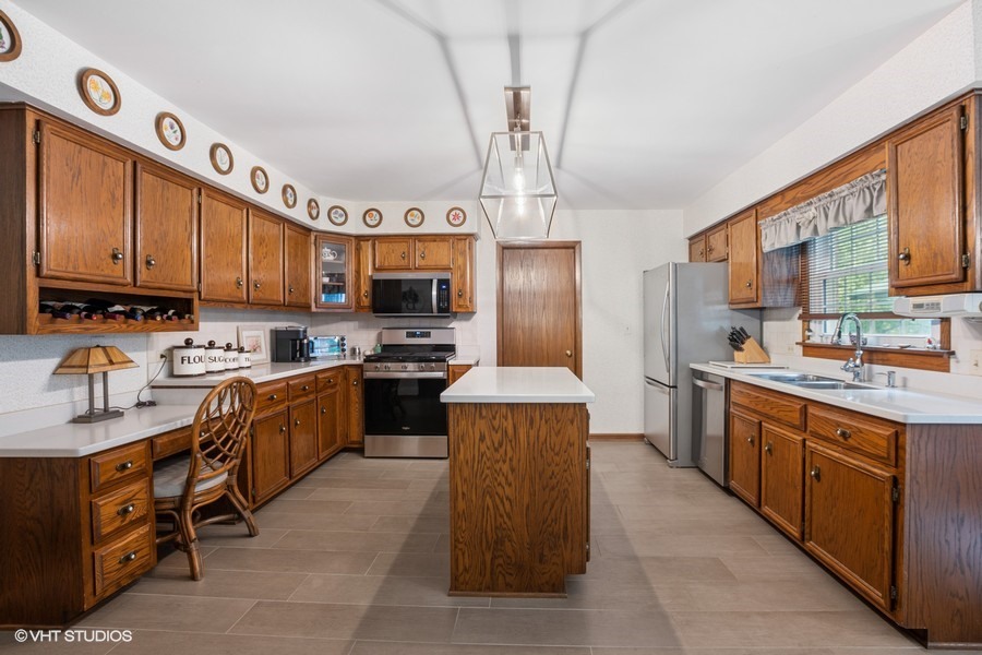 12646 S 69th Court, Palos Heights, IL 60463