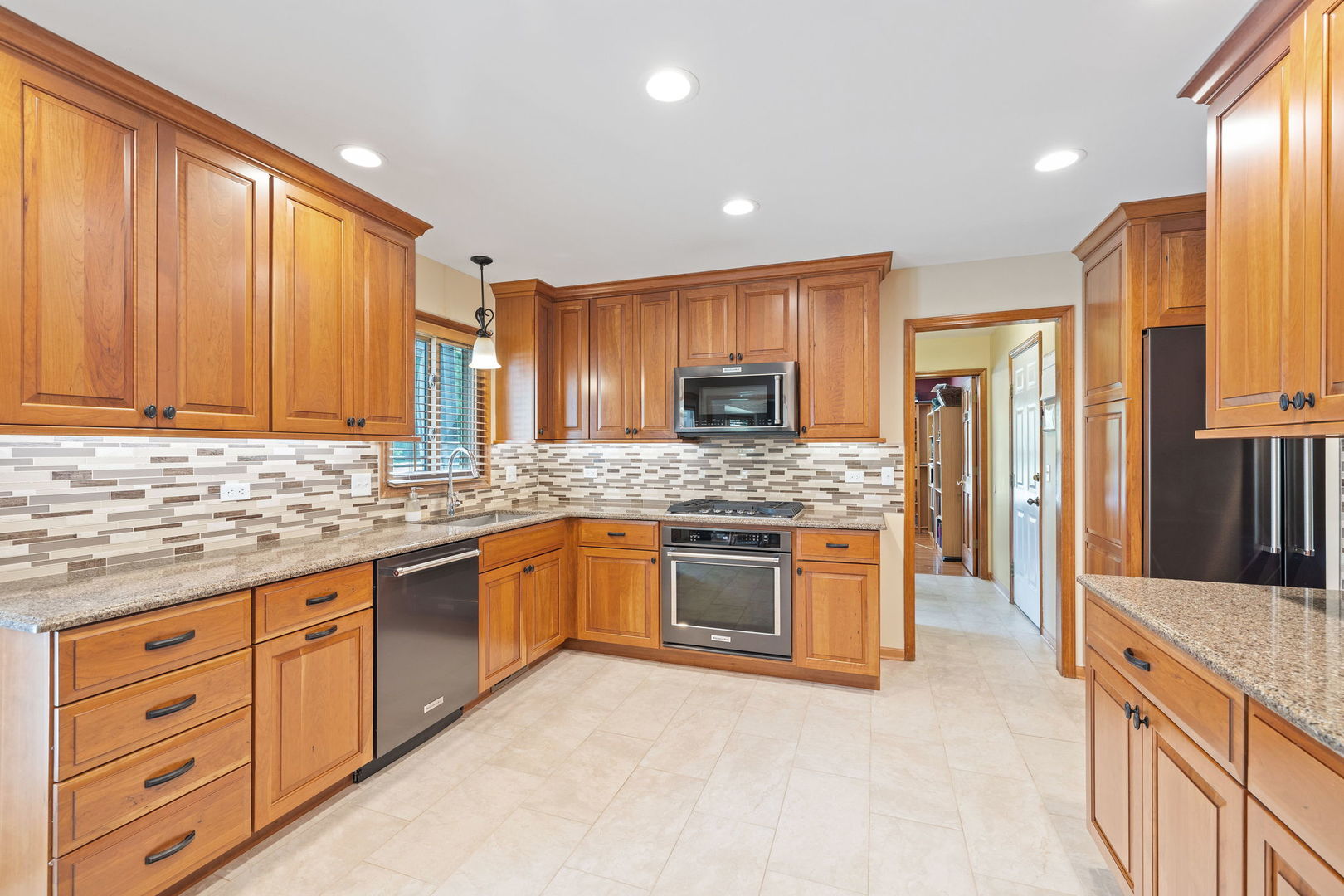 2305 Wyndham Court, Aurora, IL 60504