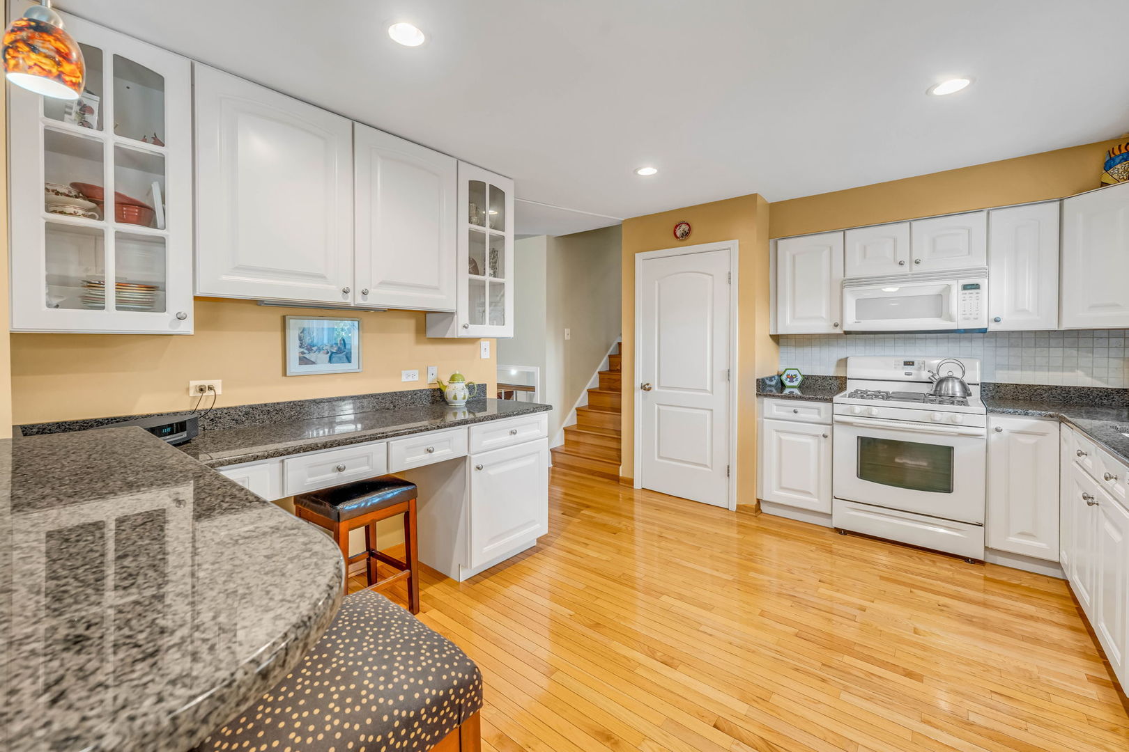 7629 Baimbridge Drive, Downers Grove, IL 60516