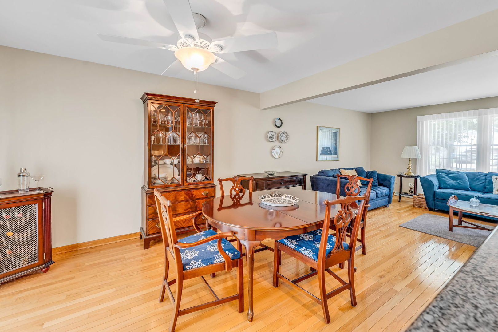 7629 Baimbridge Drive, Downers Grove, IL 60516