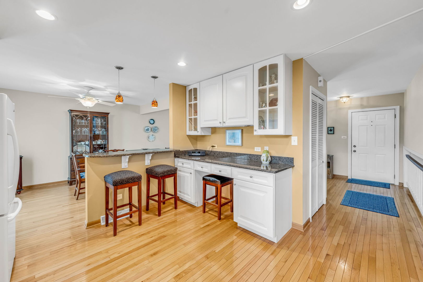 7629 Baimbridge Drive, Downers Grove, IL 60516