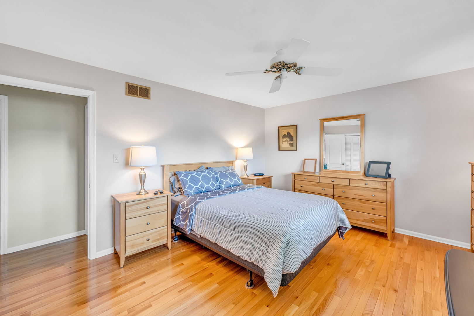 7629 Baimbridge Drive, Downers Grove, IL 60516