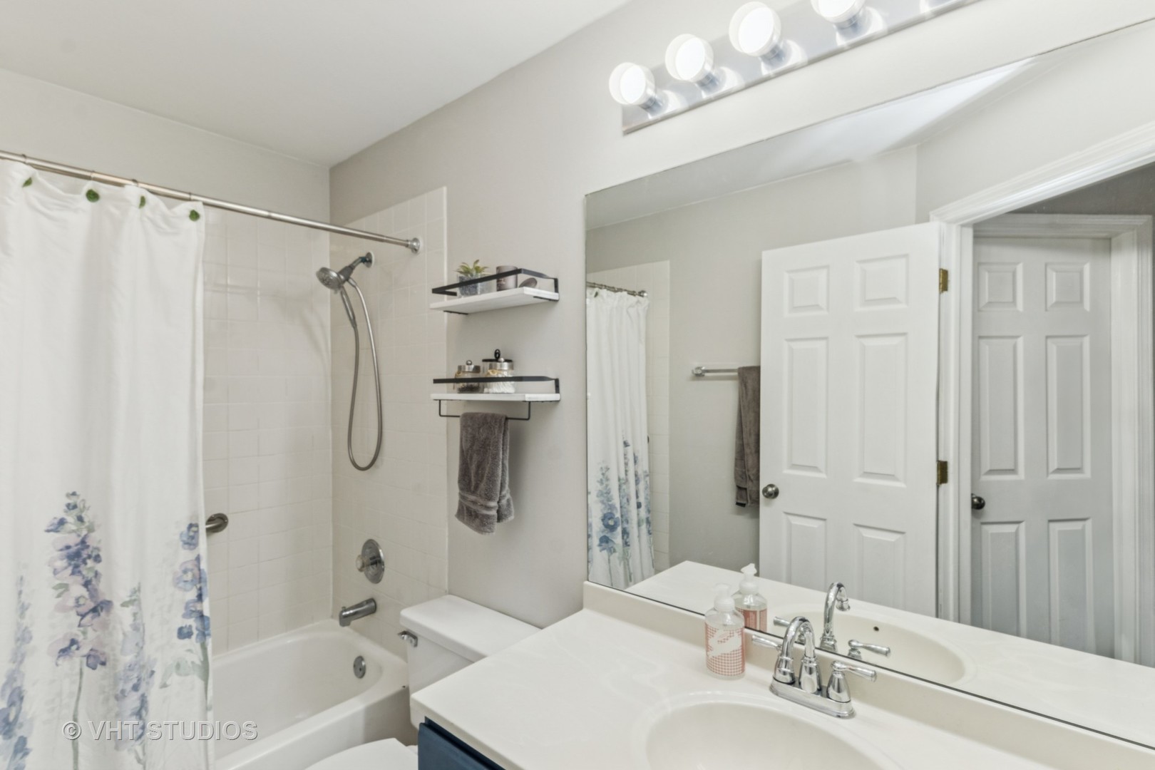 234 W Jennifer Lane #3-3, Palatine, IL 60067