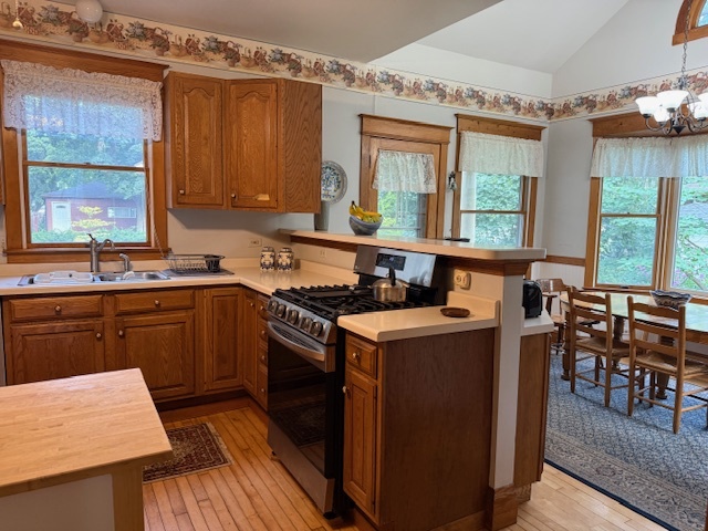 215 S Washington Street, Wheaton, IL 60187