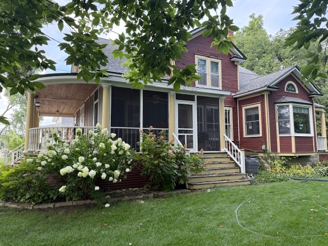 215 S Washington Street, Wheaton, IL 60187