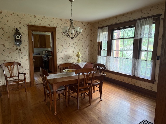 215 S Washington Street, Wheaton, IL 60187