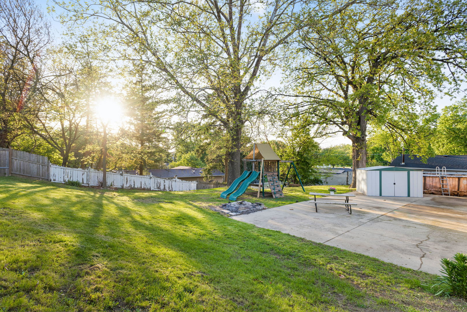 1325 Douglas Avenue, Montgomery, IL 60538