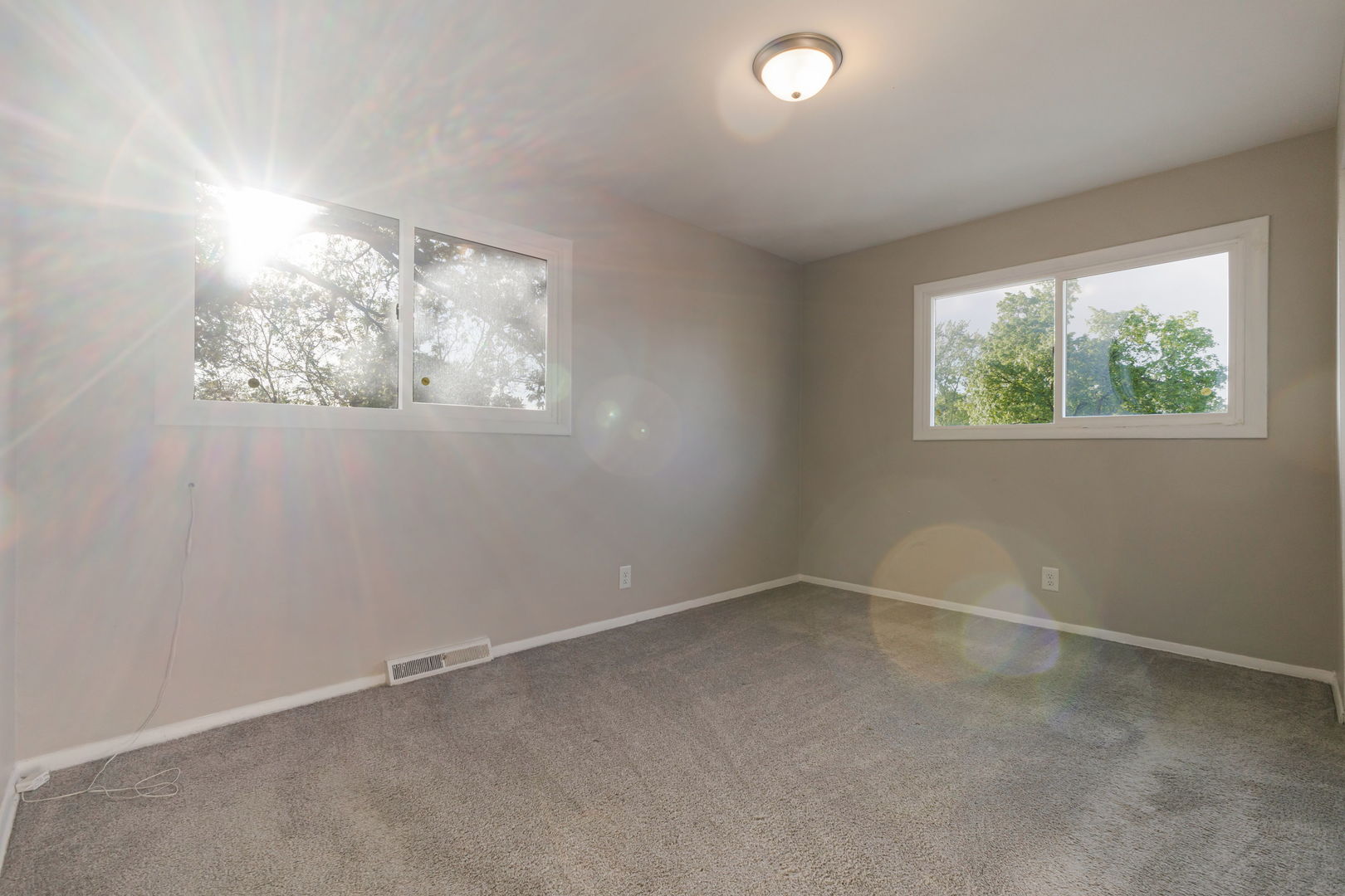 1325 Douglas Avenue, Montgomery, IL 60538