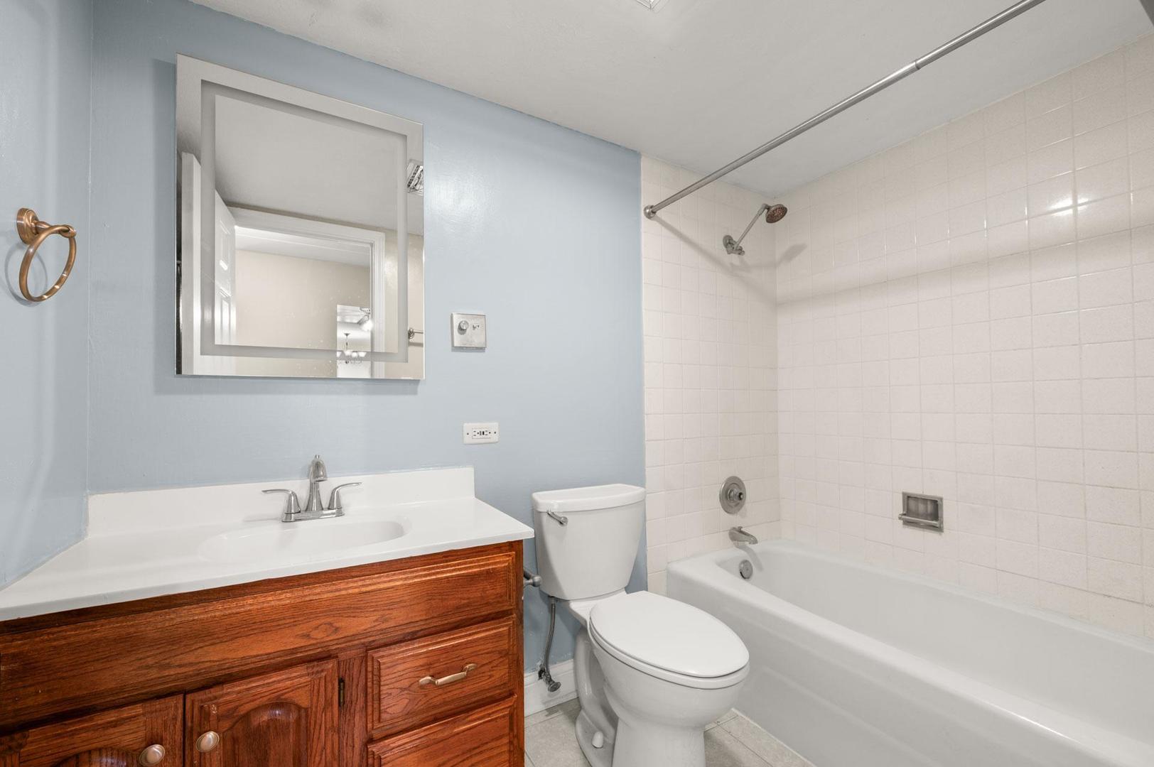 1056 N Mill Street #103, Naperville, IL 60563