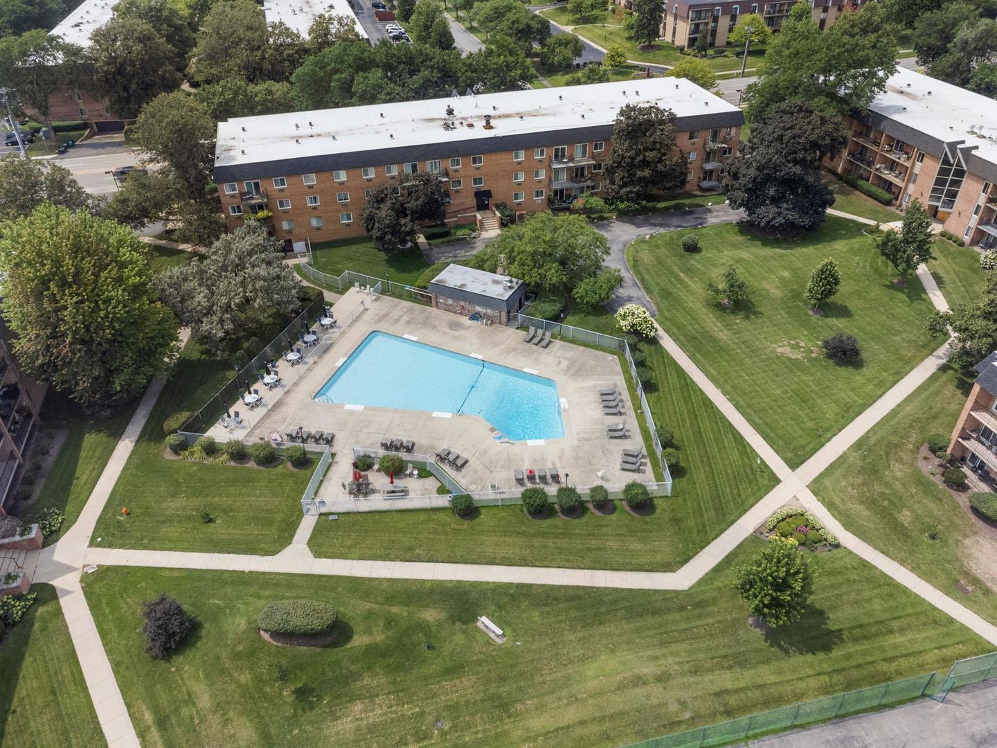 1056 N Mill Street #103, Naperville, IL 60563