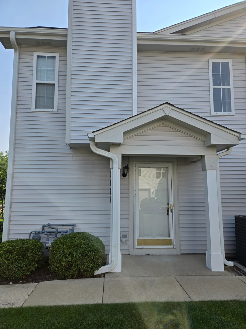 2544 Dickens Drive #2544, Aurora, IL 60503