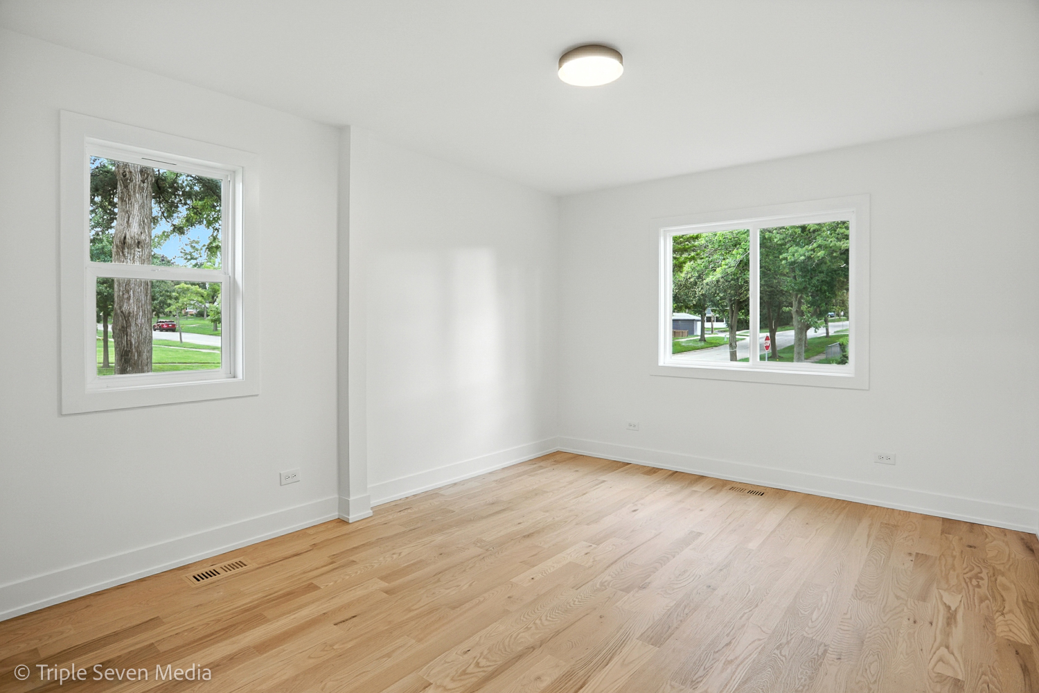 302 S Washington Street, Westmont, IL 60559