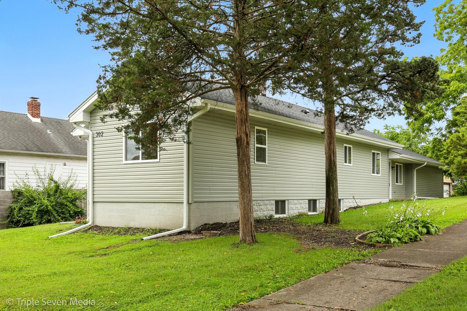 302 S Washington Street, Westmont, IL 60559