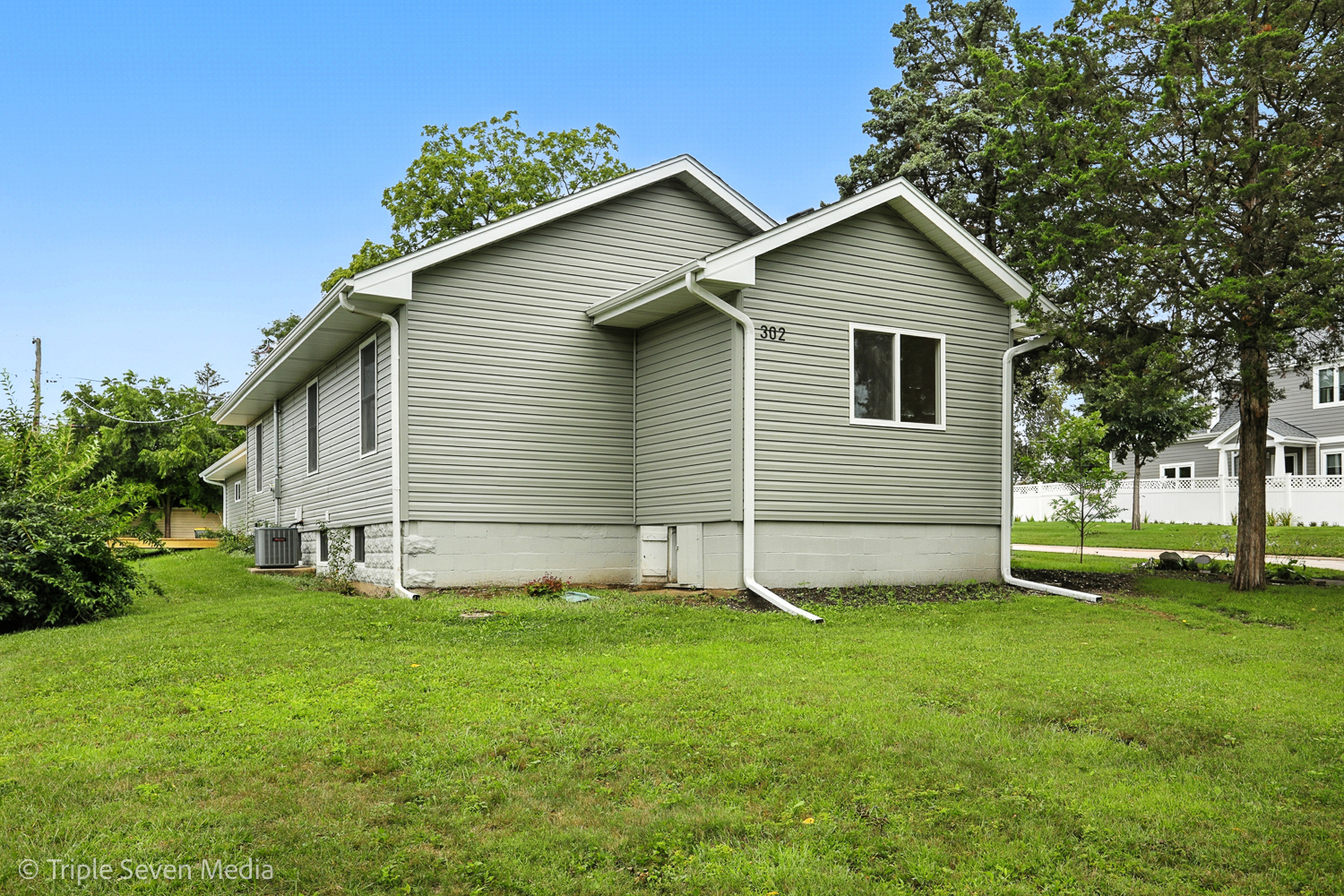 302 S Washington Street, Westmont, IL 60559