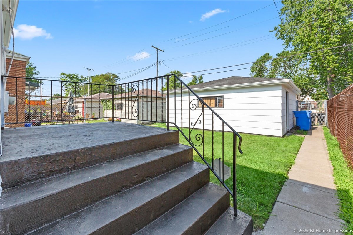 8816 S Jeffery Boulevard, Chicago, IL 60617